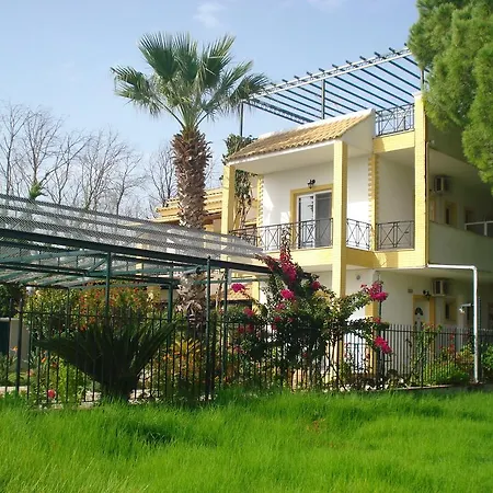 Apartment Iron House *