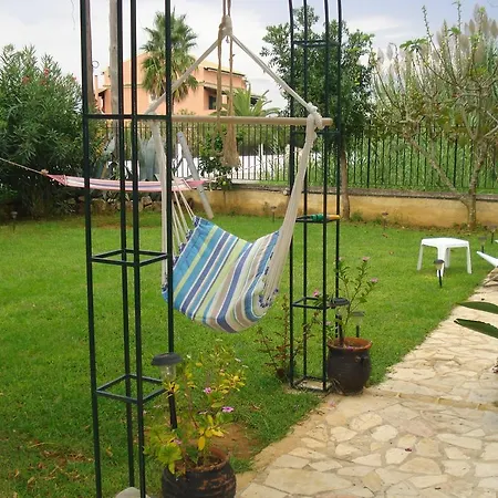 Apartment Iron House *