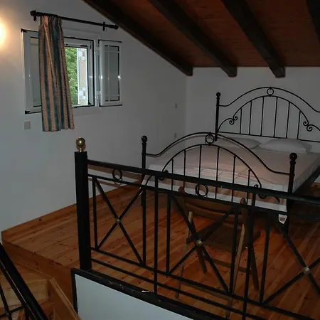 Apartment Iron House