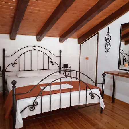 Apartament Iron House