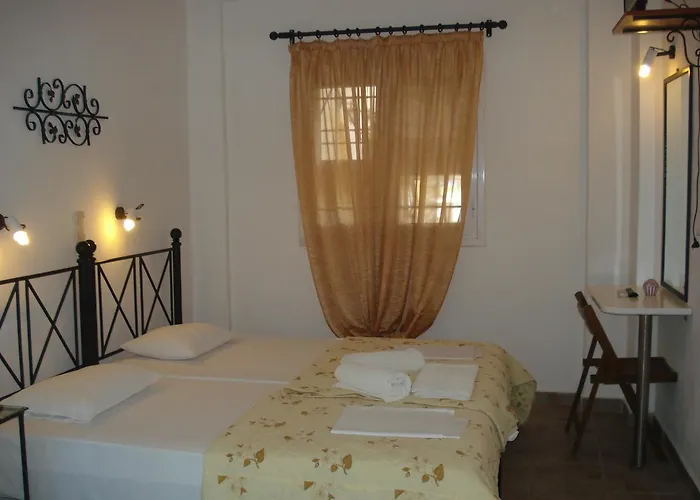 Iron House Apartman *