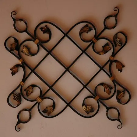 Iron House آغيوس غيوريوس