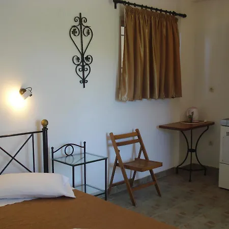 Iron House آغيوس غيوريوس