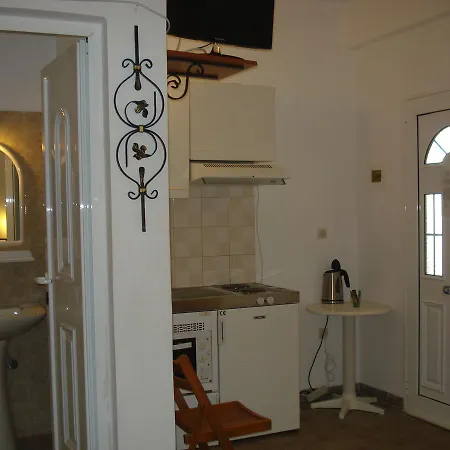 Iron House آغيوس غيوريوس